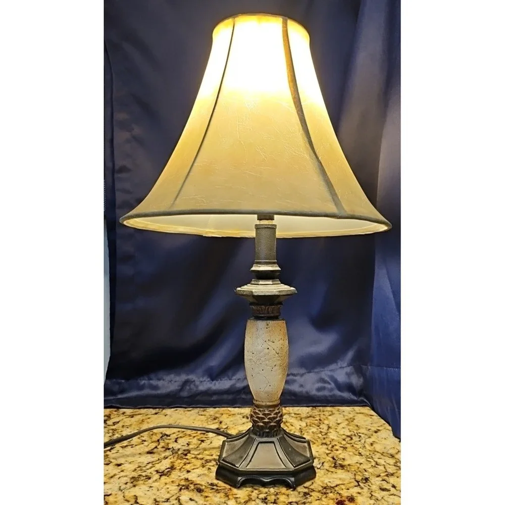 Resin Pinecone Table Lamp 18